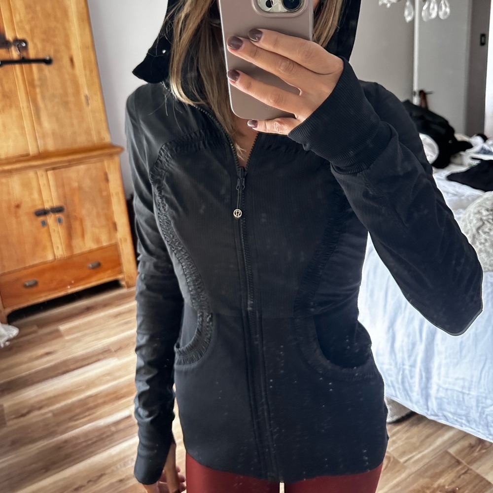Lululemon Black Zip-Up Jacket - Picture 2 of 6